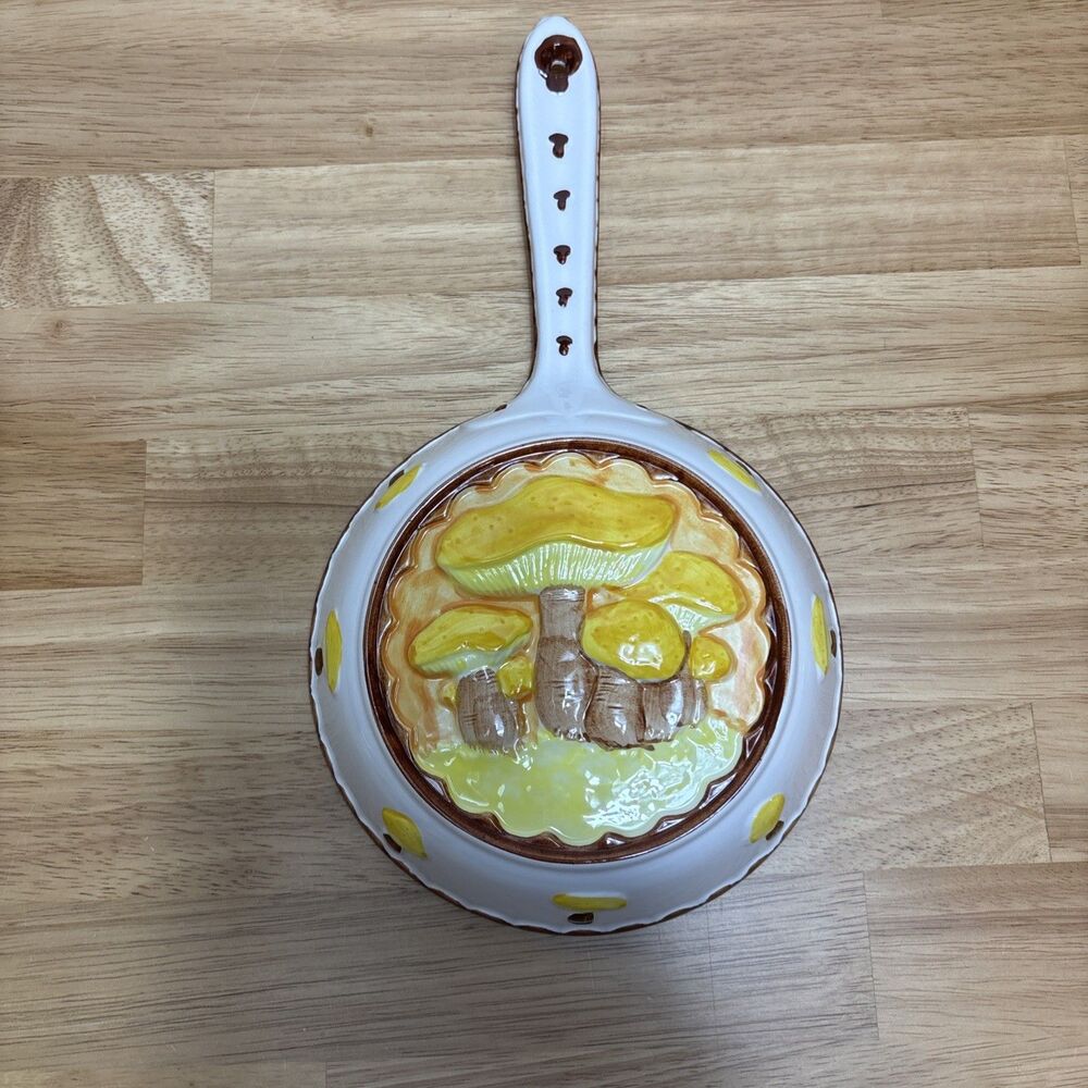 Vintage Sigma Ceramic Mushrooms, Frying Pan Mold/Wall Hanging Decor MCM